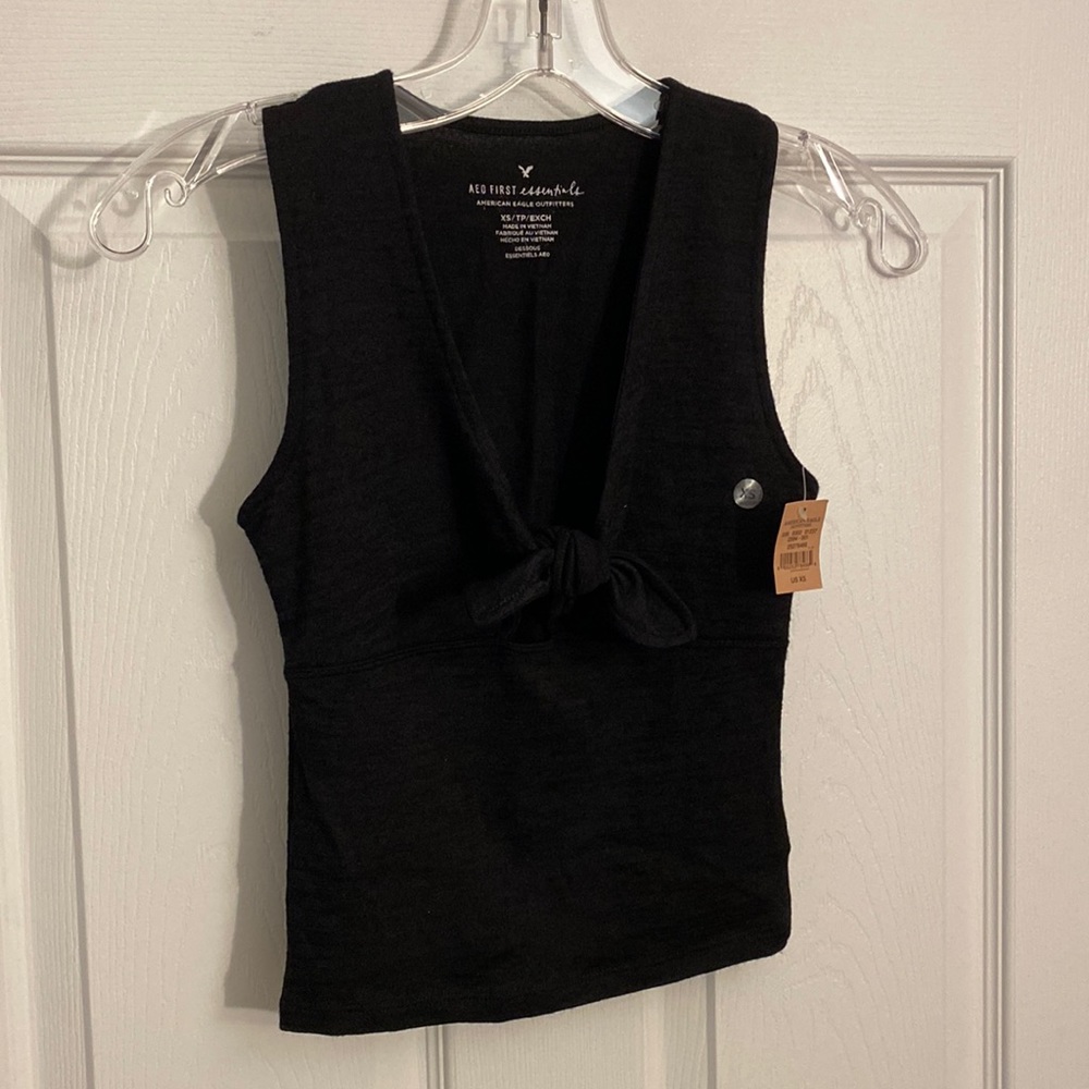 NWT American Eagle XS black crop top